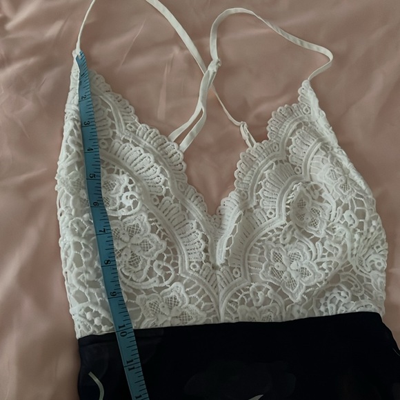 Floral Lace Halter Dress - Picture 10 of 10